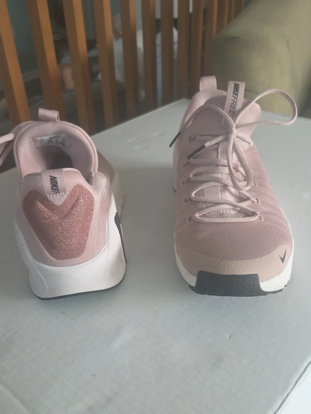 Nike free Metcon pale pink